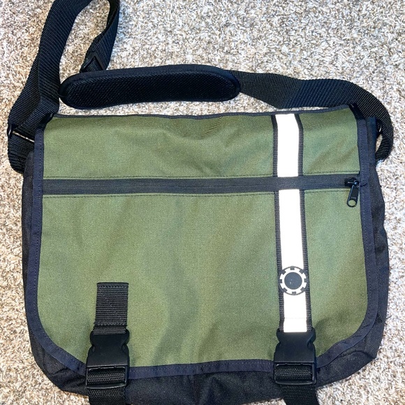 Dadgear Mens Courier Diaper Bag - Picture 1 of 7